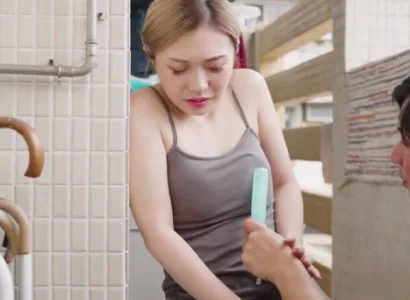Cặp vợ chồng trẻ giúp em dâu thực hiện thiên chức